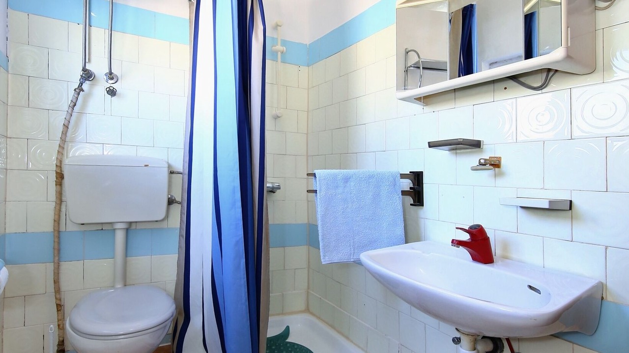 Photo of Bathroom in Tkon