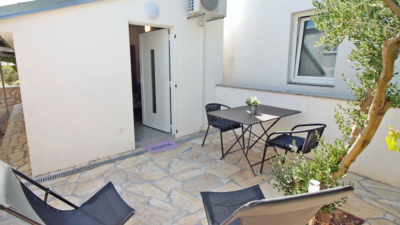 Photo of Outdoor in Pakostane