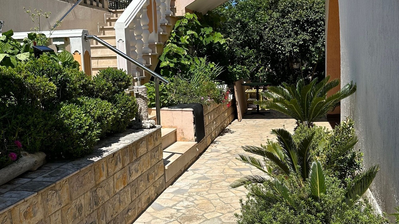 Photo of Outdoor in Cove Murtar