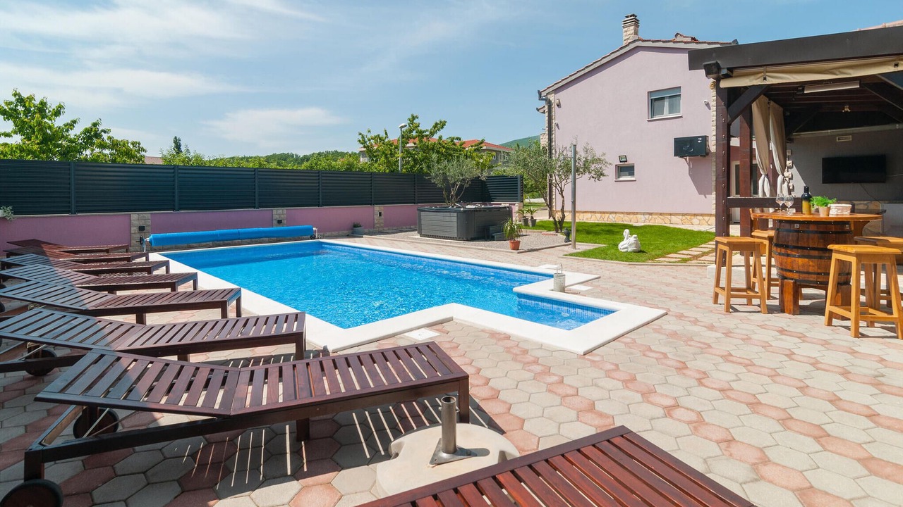 Photo of Outdoor in Hrvace
