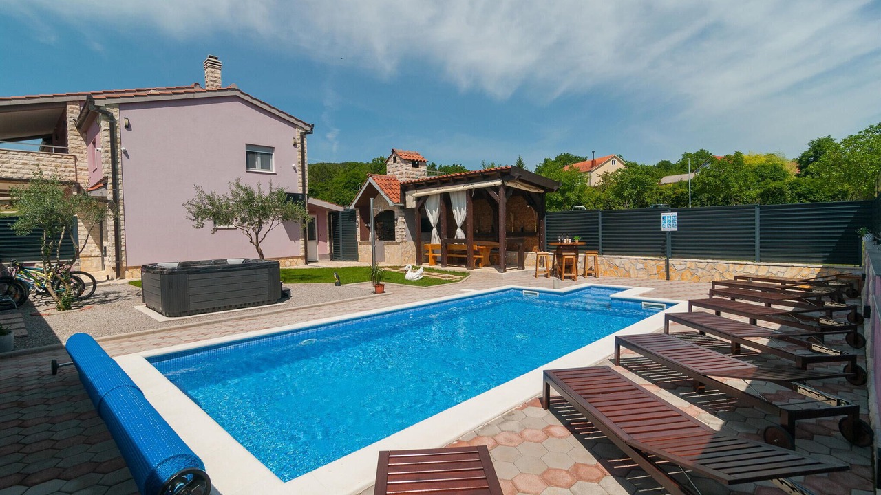 Photo of Outdoor in Hrvace