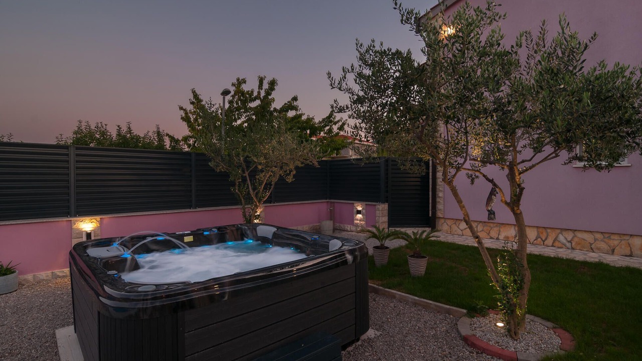 Photo of Outdoor in Hrvace