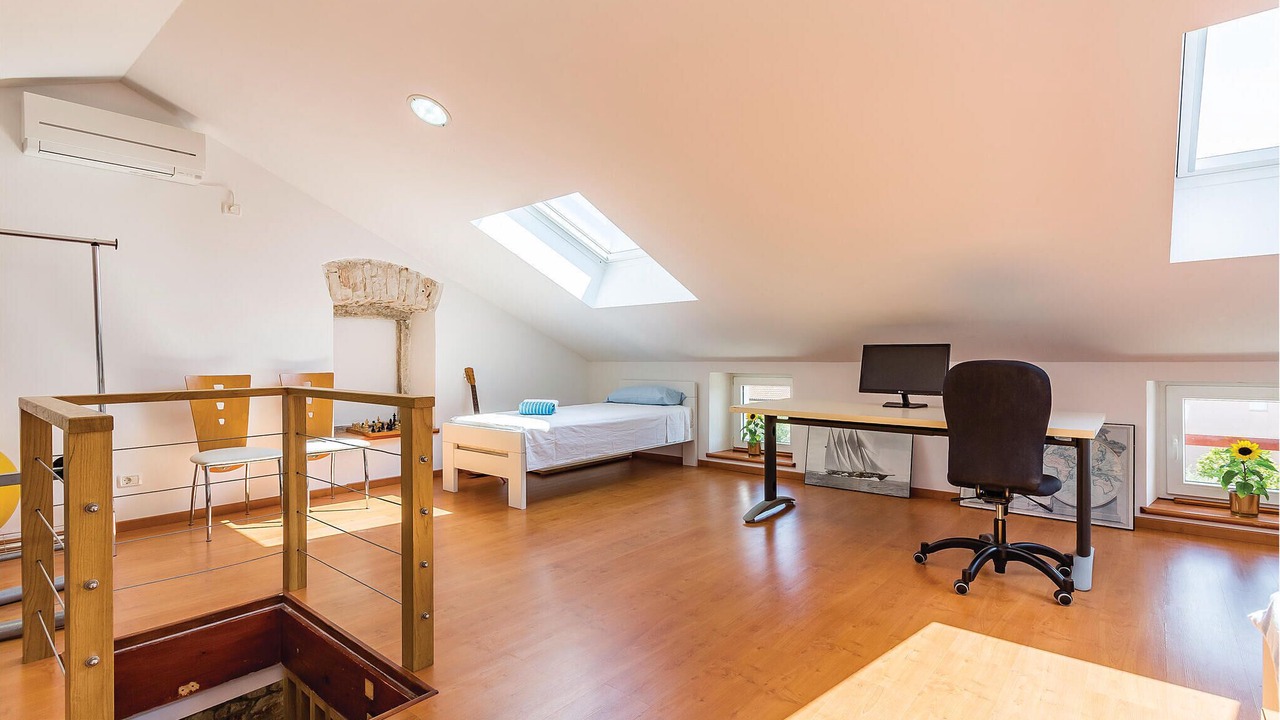 Photo of Bedroom in Sisan