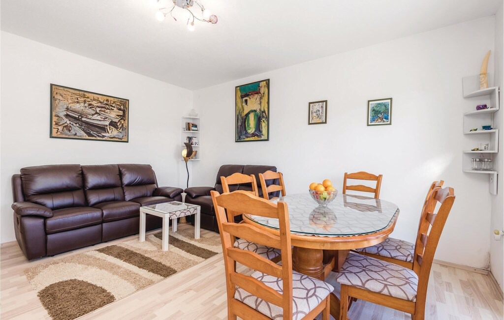 Photo of Livingroom in Pobri