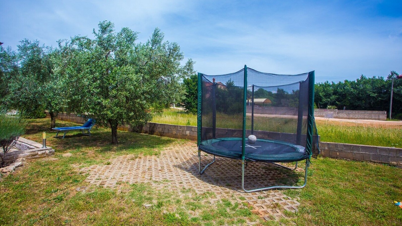Photo of Outdoor in Tar