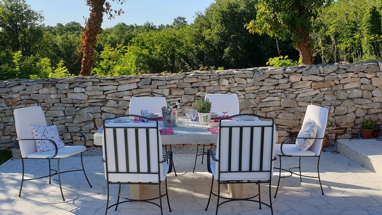 Photo of Outdoor in Tinjan