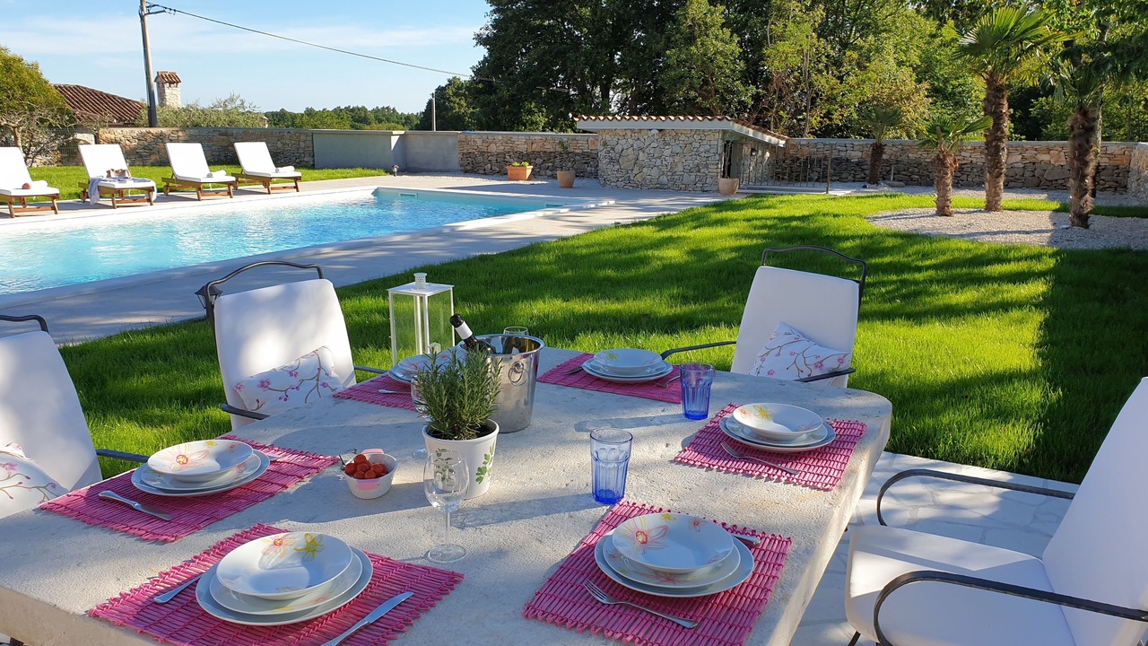 Photo of Outdoor in Tinjan