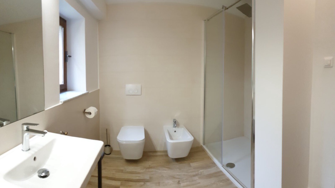 Photo of Bathroom in Tinjan