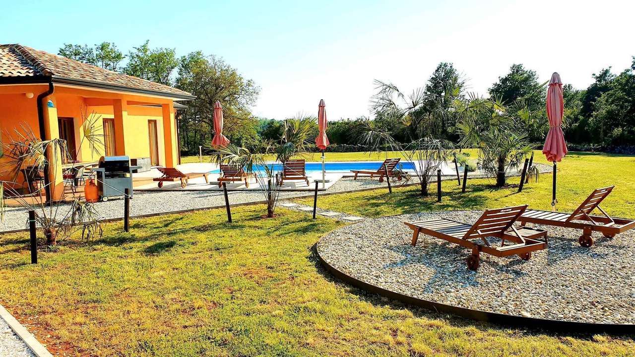 Photo of Outdoor in Karojba
