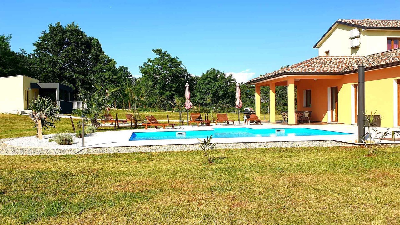 Photo of Outdoor in Karojba