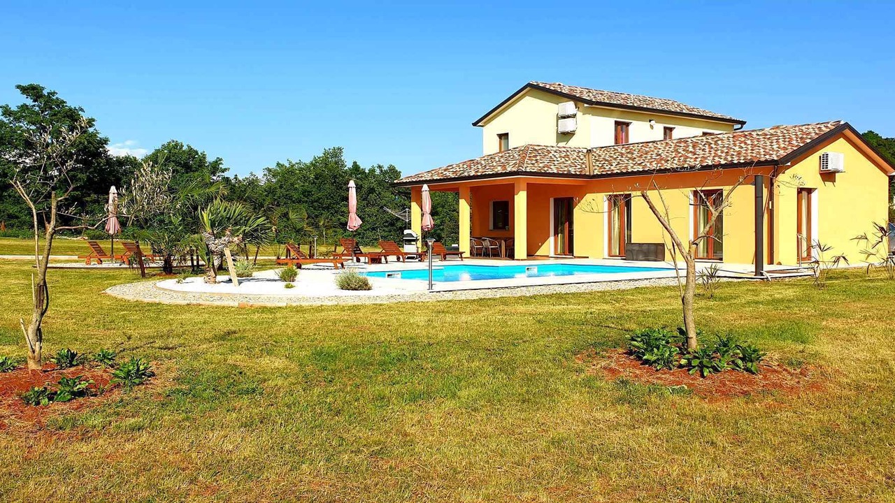 Photo of Outdoor in Karojba