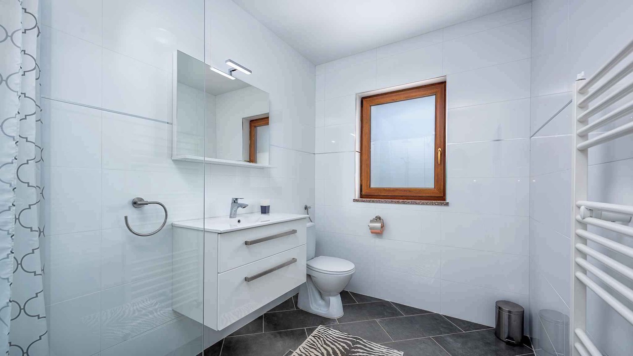 Photo of Bathroom in Karojba