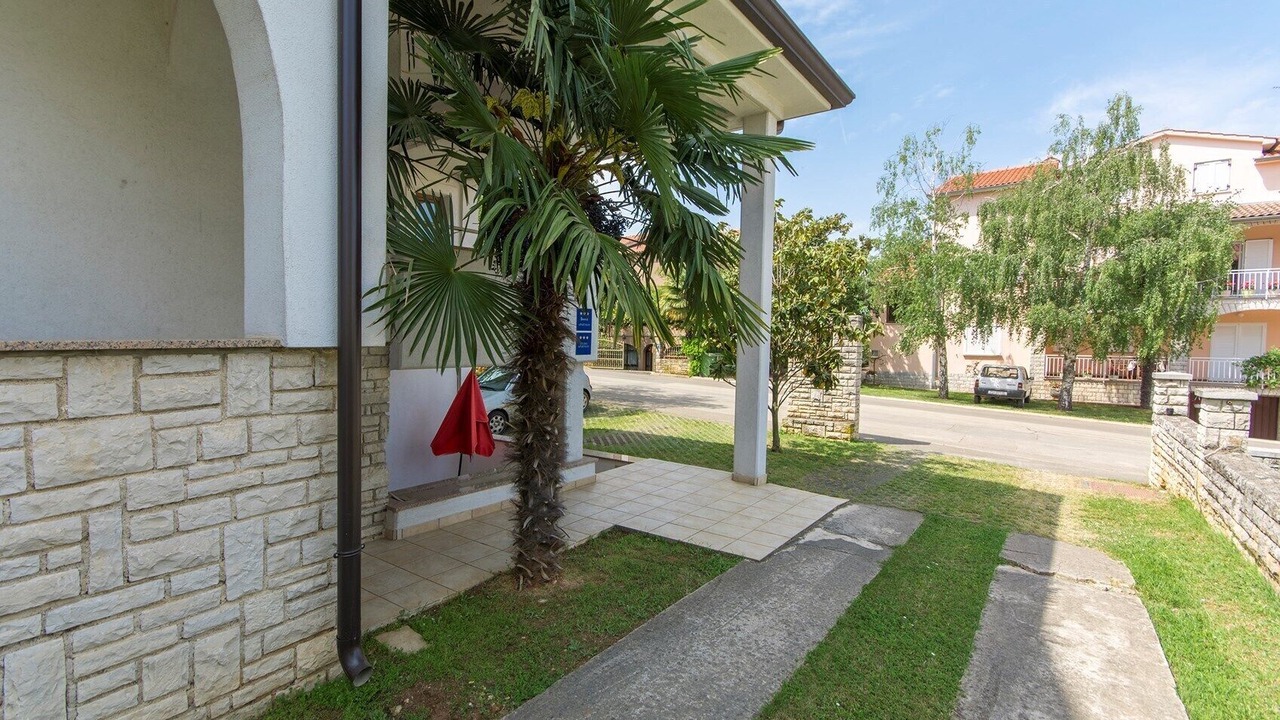 Photo of Outdoor in Spadici