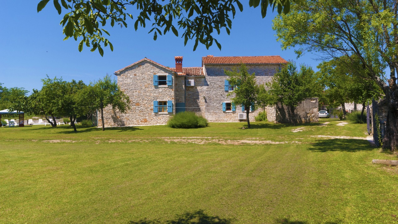 Photo of Outdoor in Foli