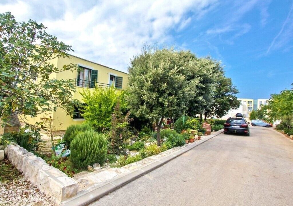 Photo of Outdoor in Petrcane