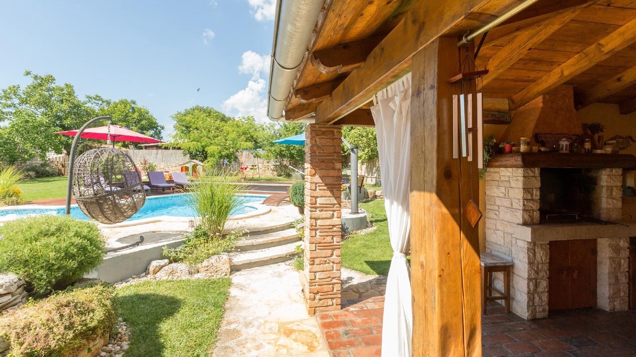 Photo of Patio Balcony in Cabrunici