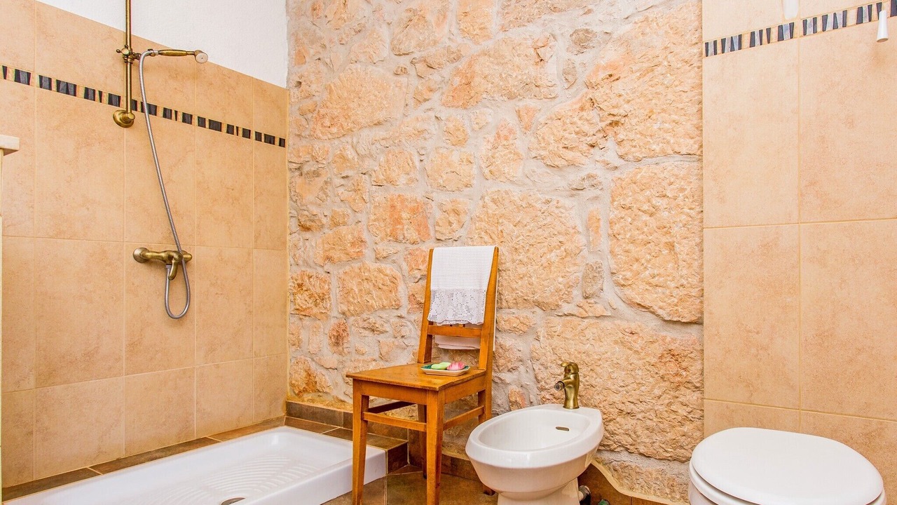 Photo of Bathroom in Kras