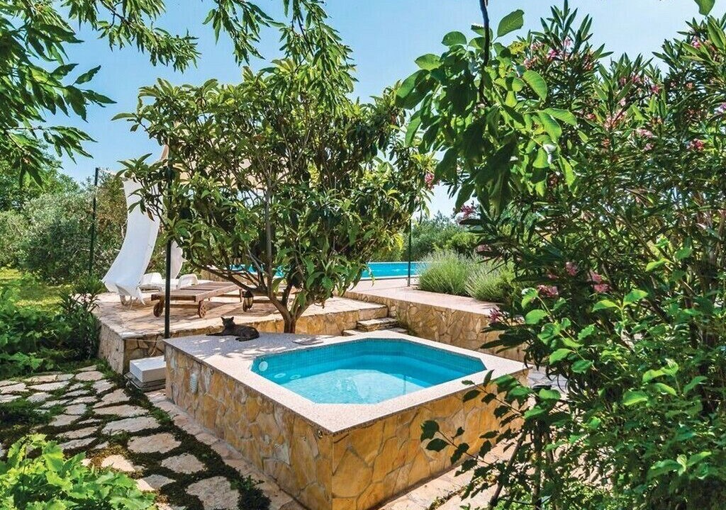 Photo of Outdoor in Rudine