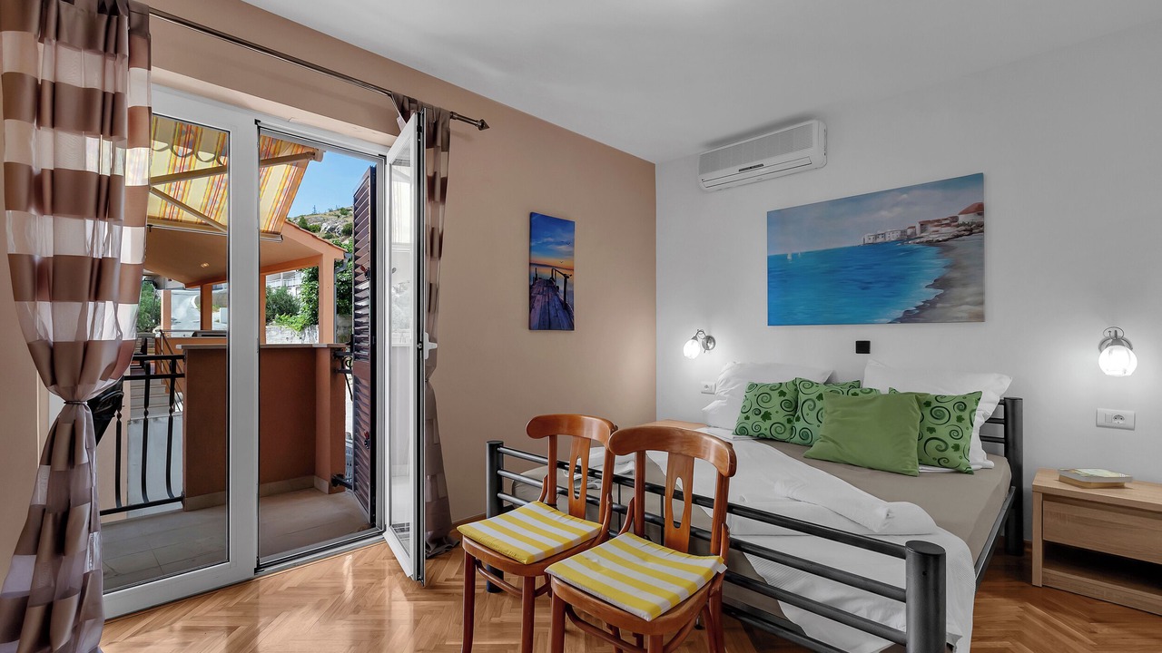 Photo of Bedroom in Duce