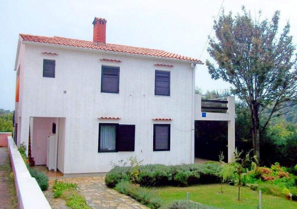 Photo of Outdoor in Petrcane