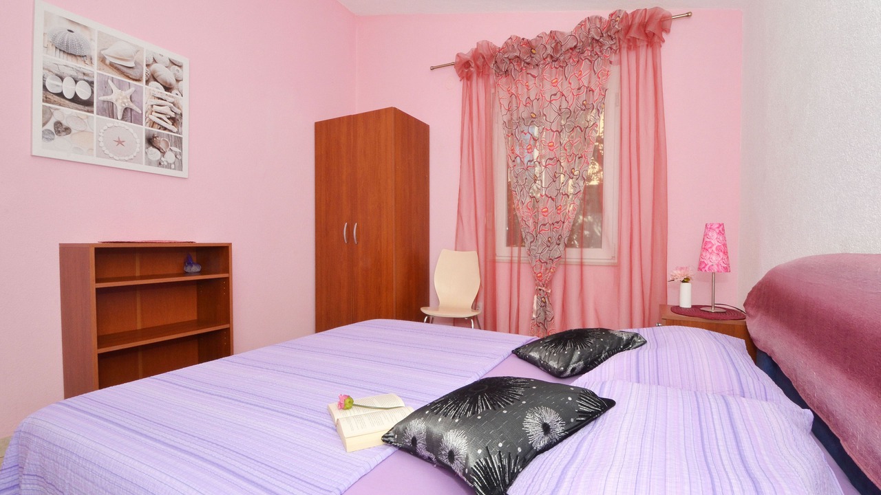 Photo of Bedroom in Okrug Gornji