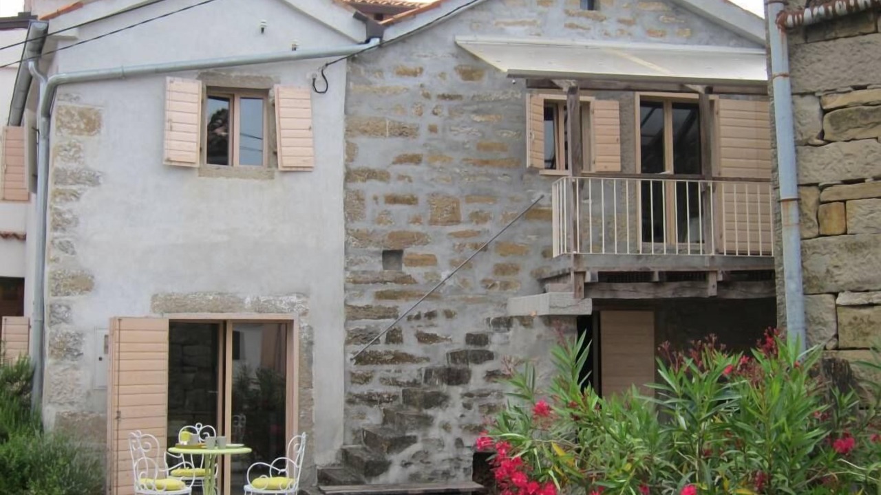 Photo of Others in Truske