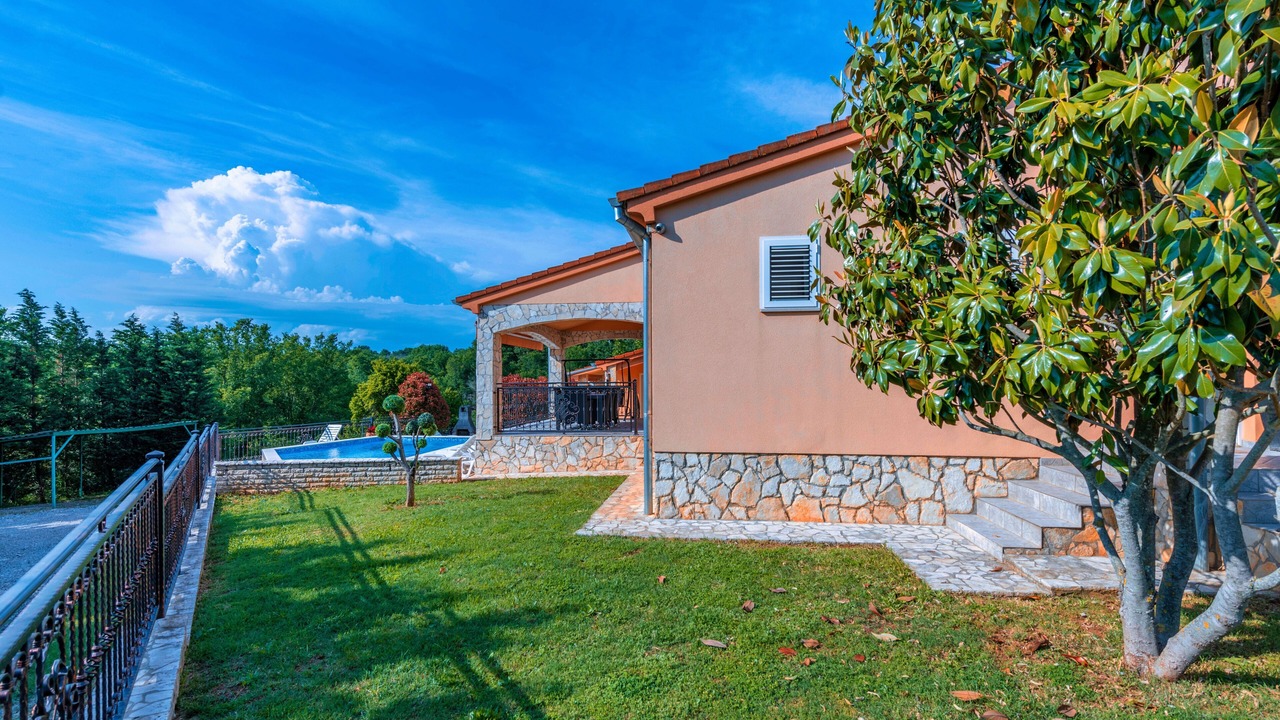 Photo of Outdoor in Loborika