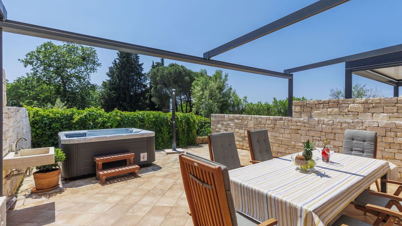 Photo of Outdoor in Krizine