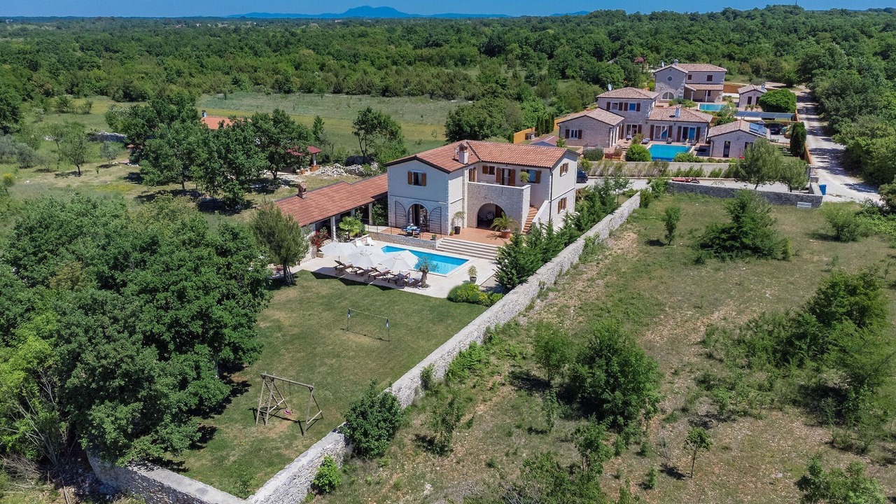Photo of Outdoor in Cabrunici