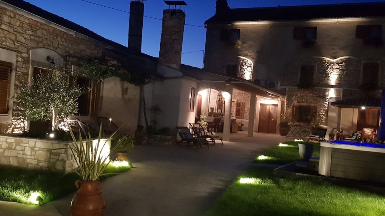 Photo of Patio Balcony in Loborika