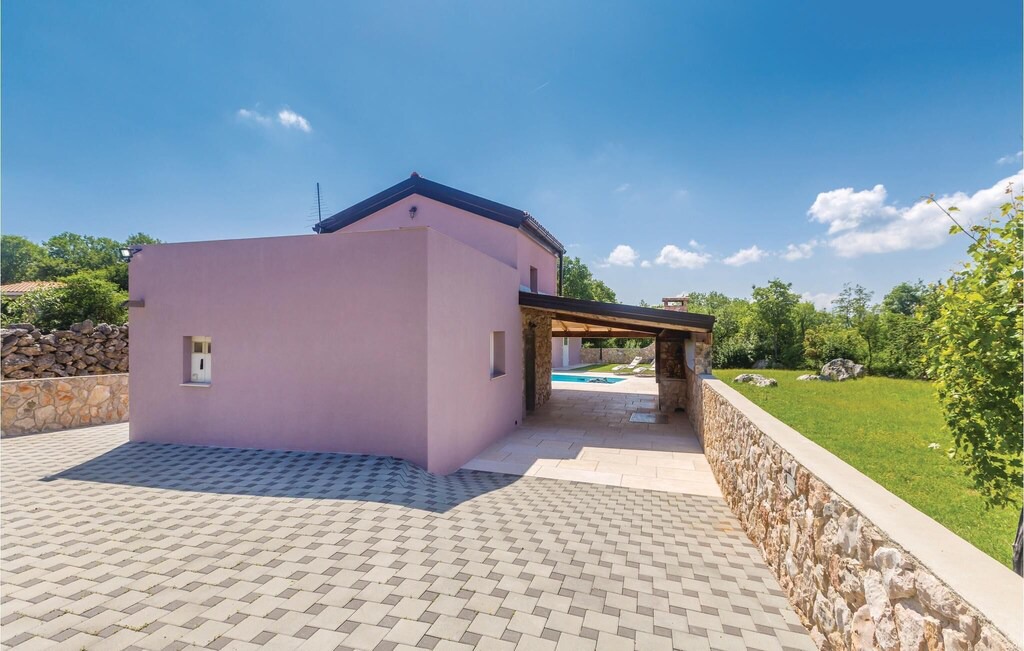 Photo of Buildings in Sveti Vid Dobrinjski