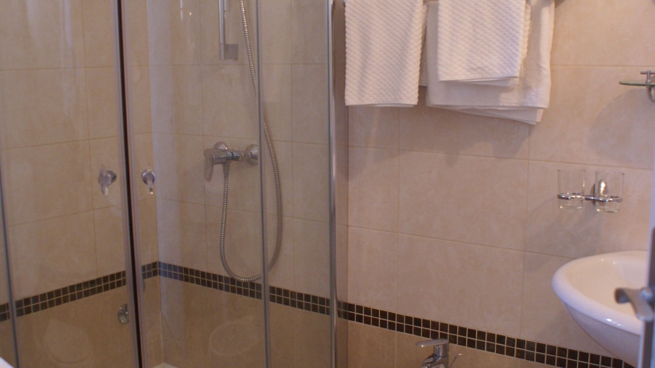 Photo of Bathroom in Porat