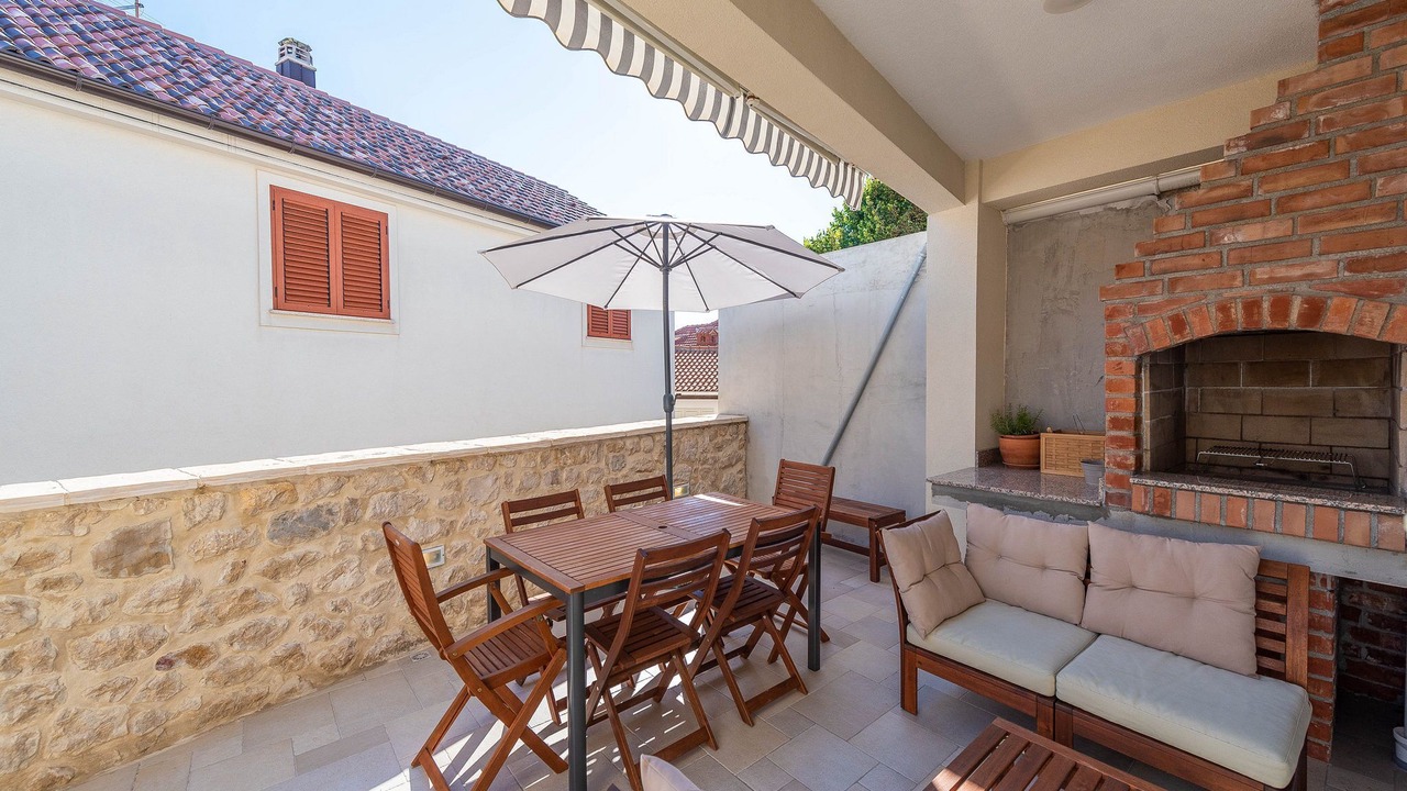Photo of Outdoor in Petrcane