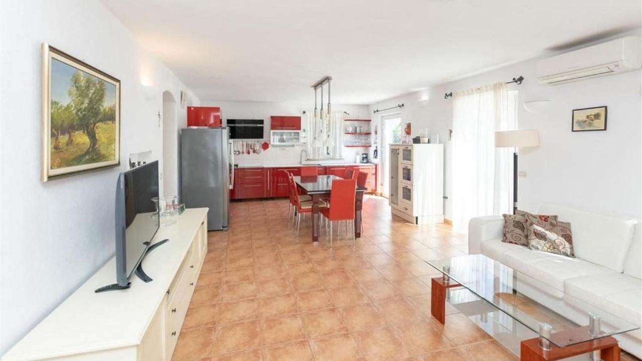 Photo of Livingroom in Mirce