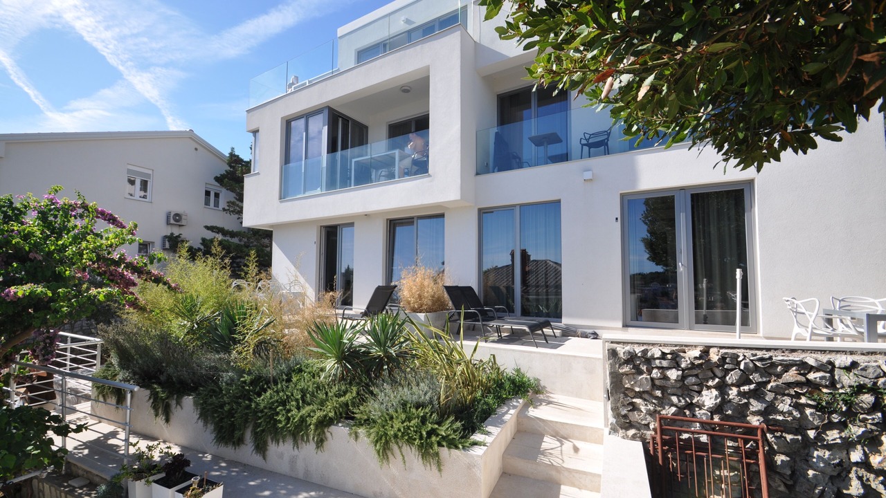 Photo of Outdoor in Cove Murtar