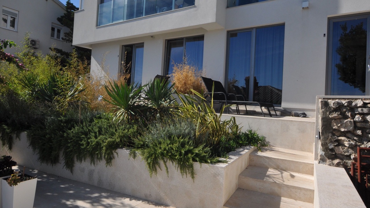 Photo of Outdoor in Cove Murtar