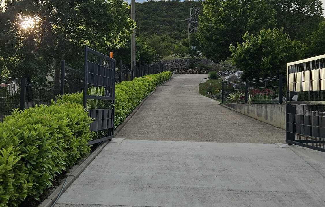 Photo of Outdoor in Srijane