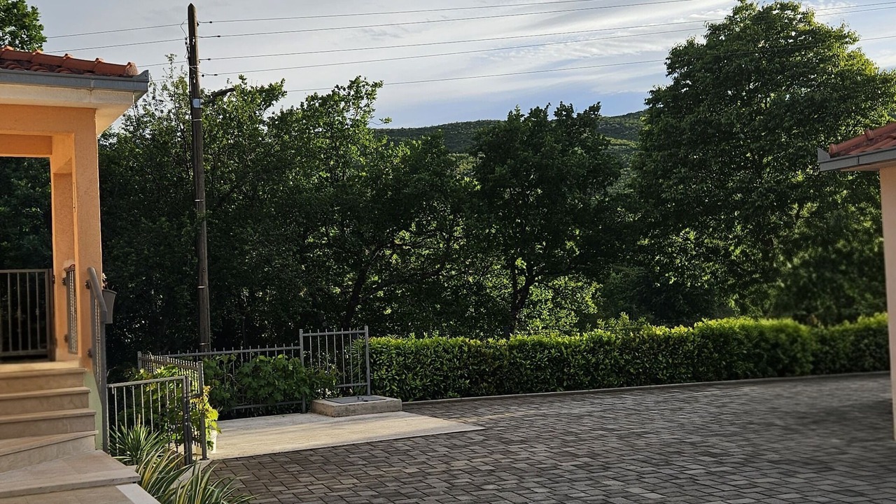 Photo of Outdoor in Srijane