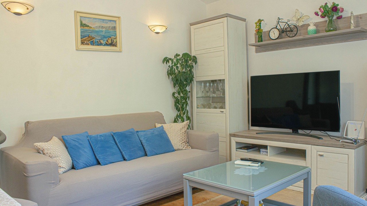 Photo of Livingroom in Srijane