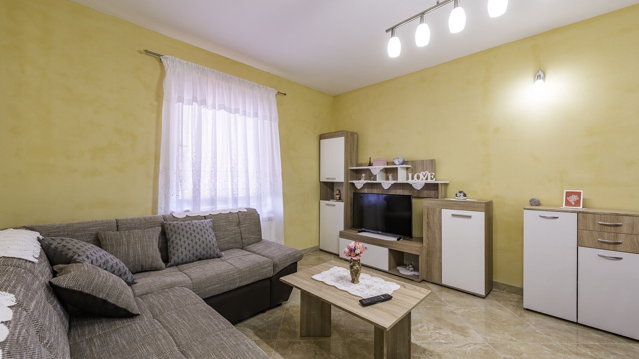 Photo of Livingroom in Tinjan