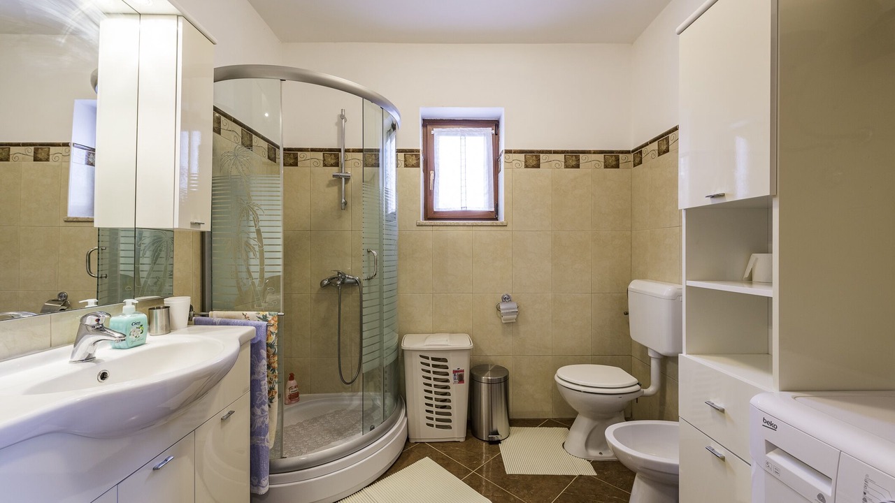 Photo of Bathroom in Tinjan