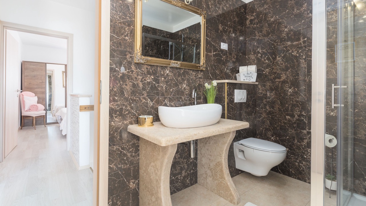 Photo of Bathroom in Brulo