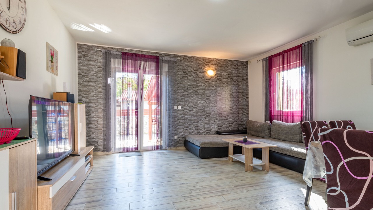 Photo of Livingroom in Krmed