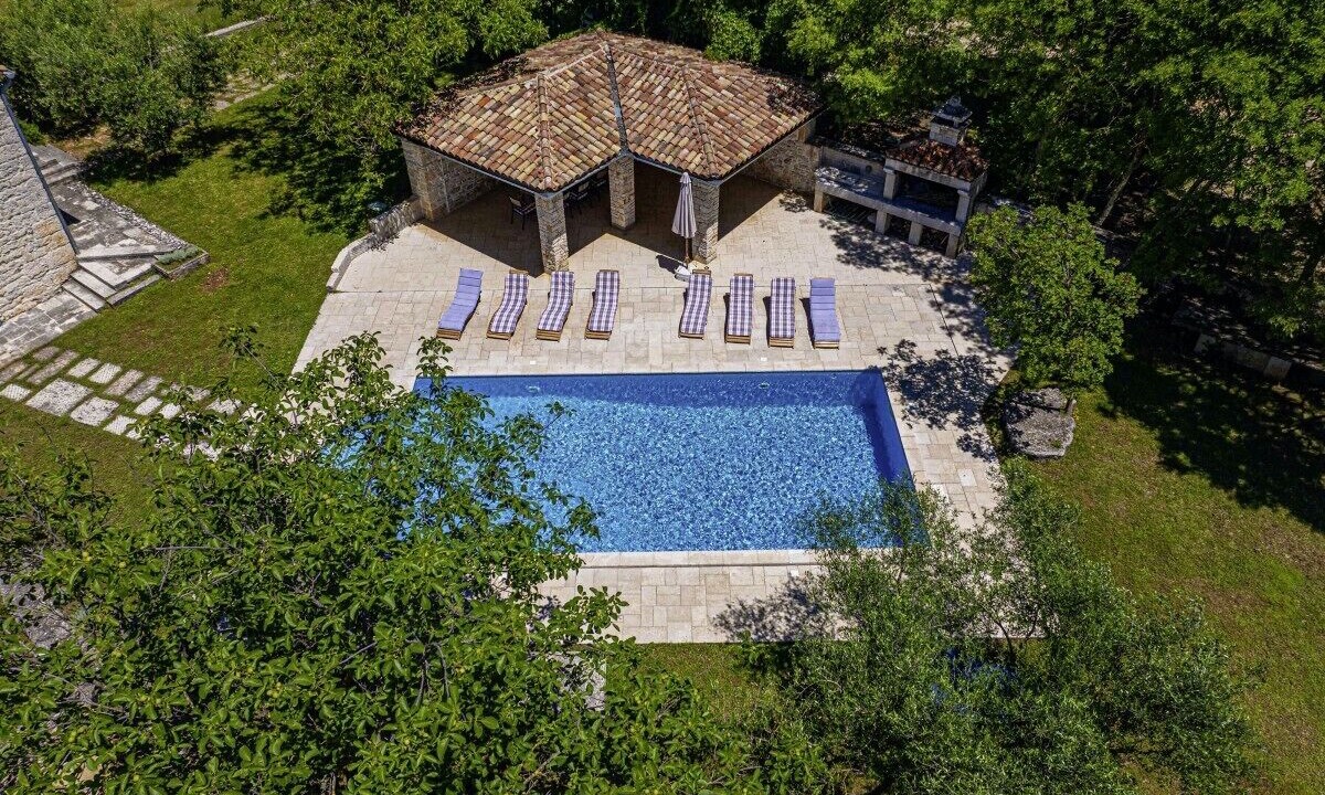 Photo of Outdoor in Salambati