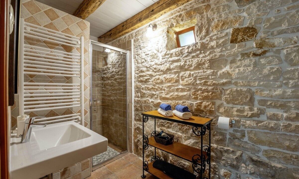 Photo of Bathroom in Salambati