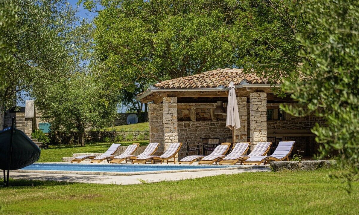 Photo of Outdoor in Salambati