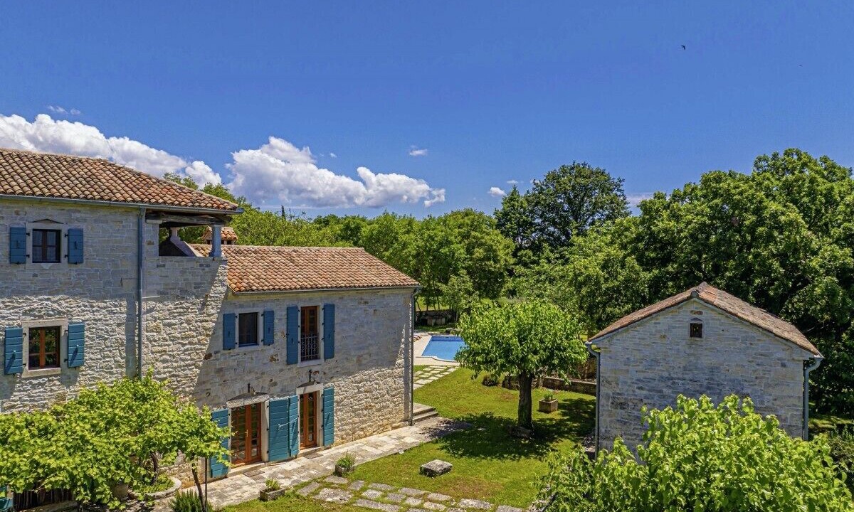 Photo of Outdoor in Salambati