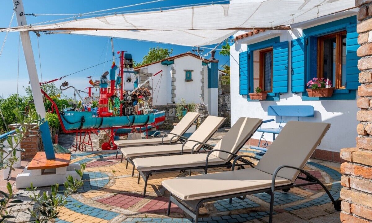 Photo of Outdoor in Crni