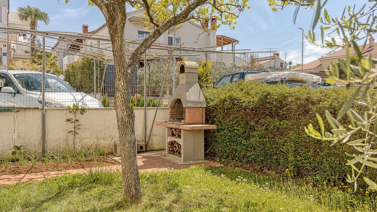 Photo of Outdoor in Spadici
