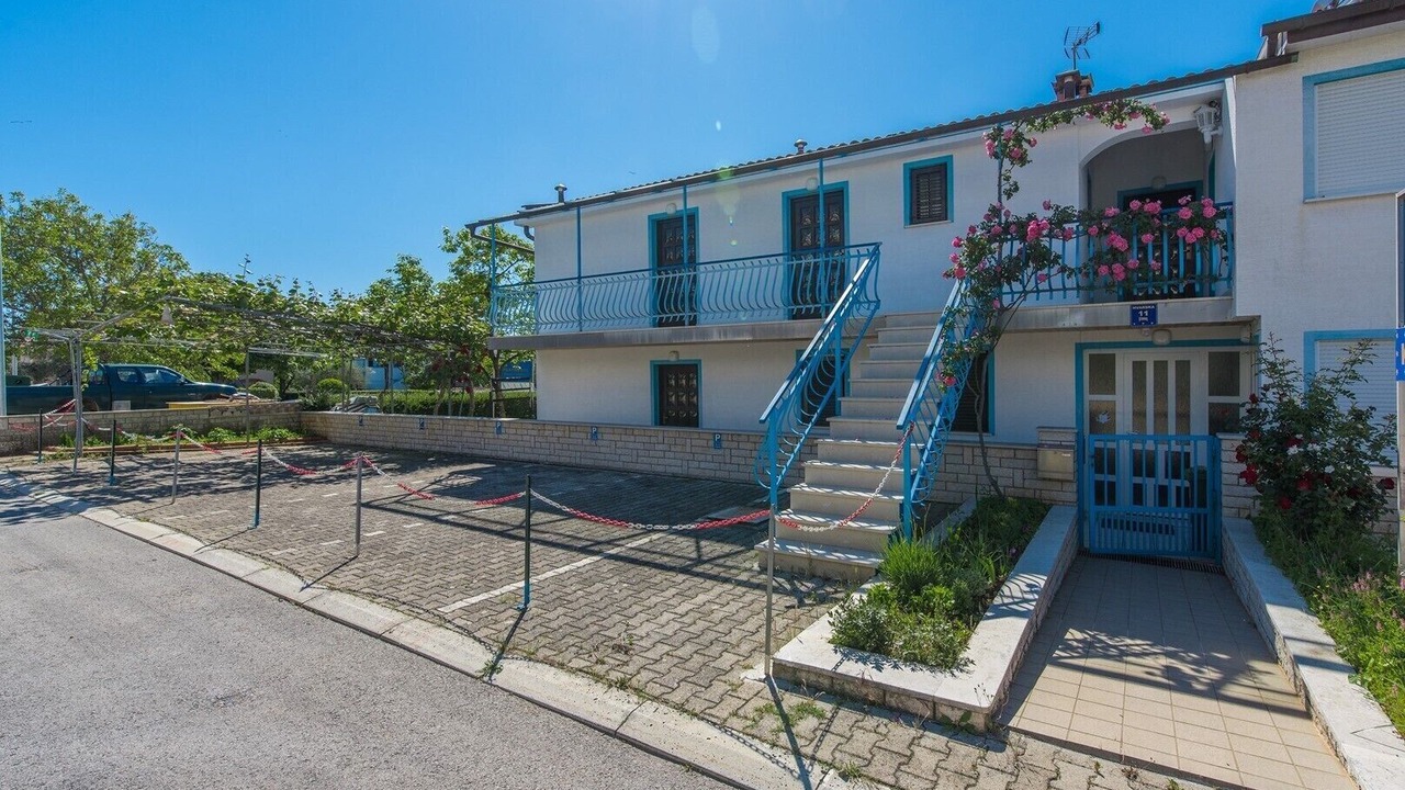 Photo of Outdoor in Spadici